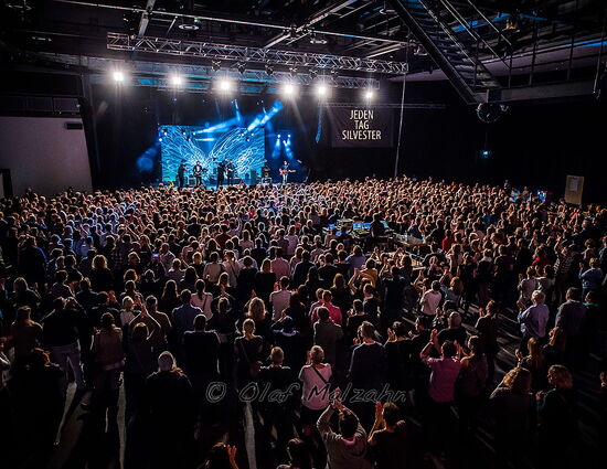 Stehkonzert in der Rotunde der Musik- und Kongresshalle Lübeck