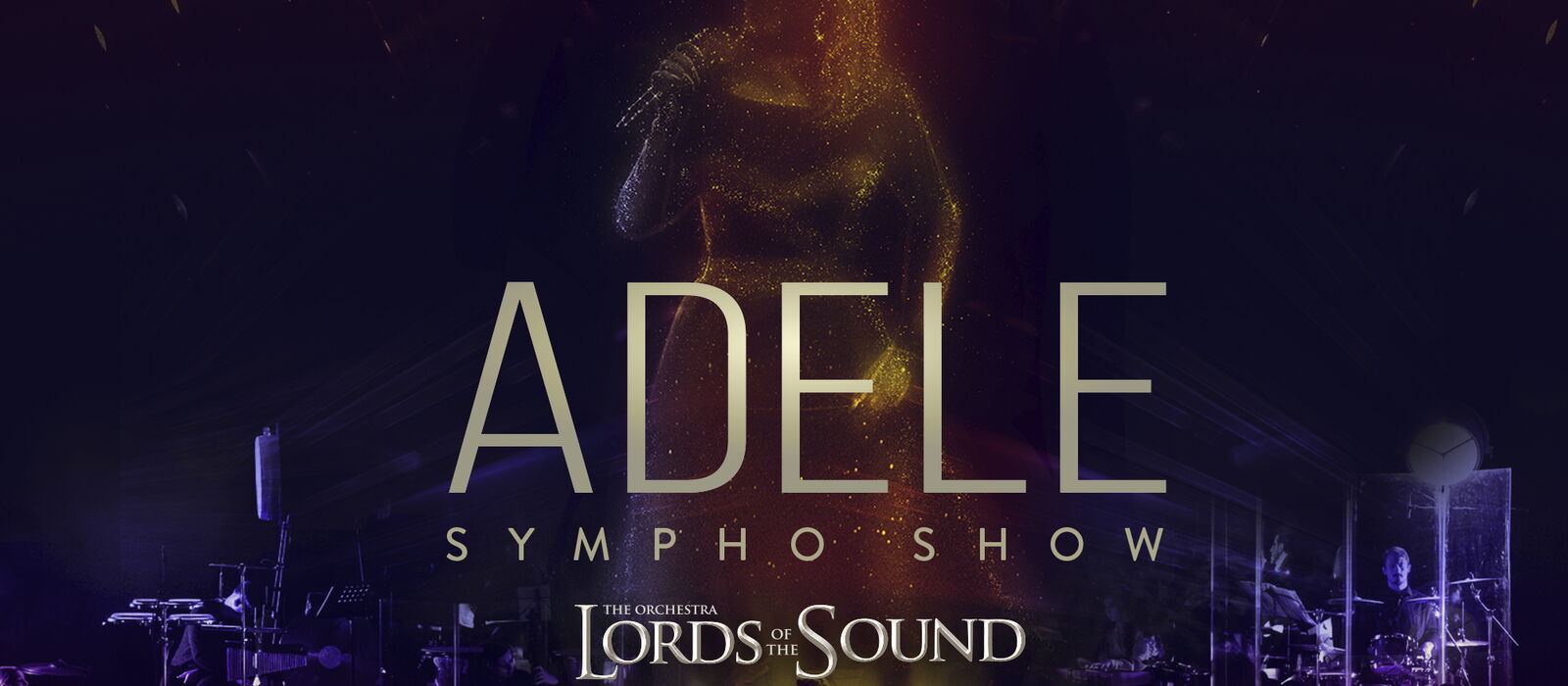 Blick auf die Bühne während der Show mit dem Orchester Lords of the Sounds. Oberhalb der Showname Adele Sympho Show.