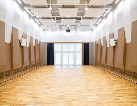 Leerer Kleiner Saal der Musik- und Kongresshalle Lübeck