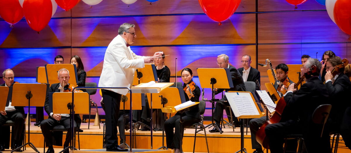 KlassikPhilharmonie Hamburg auf der Bühne der MUK Lübeck