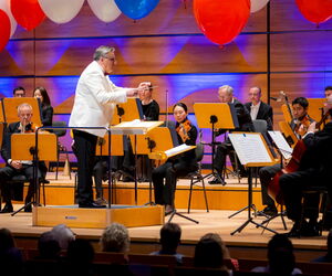 KlassikPhilharmonie Hamburg auf der Bühne der MUK Lübeck