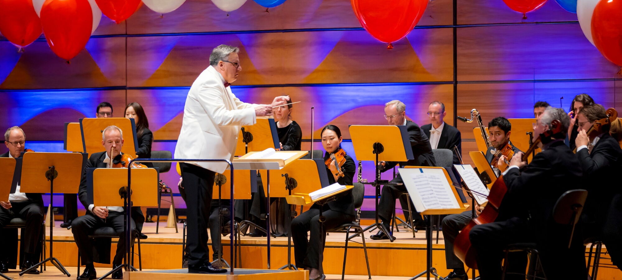 KlassikPhilharmonie Hamburg auf der Bühne der MUK Lübeck