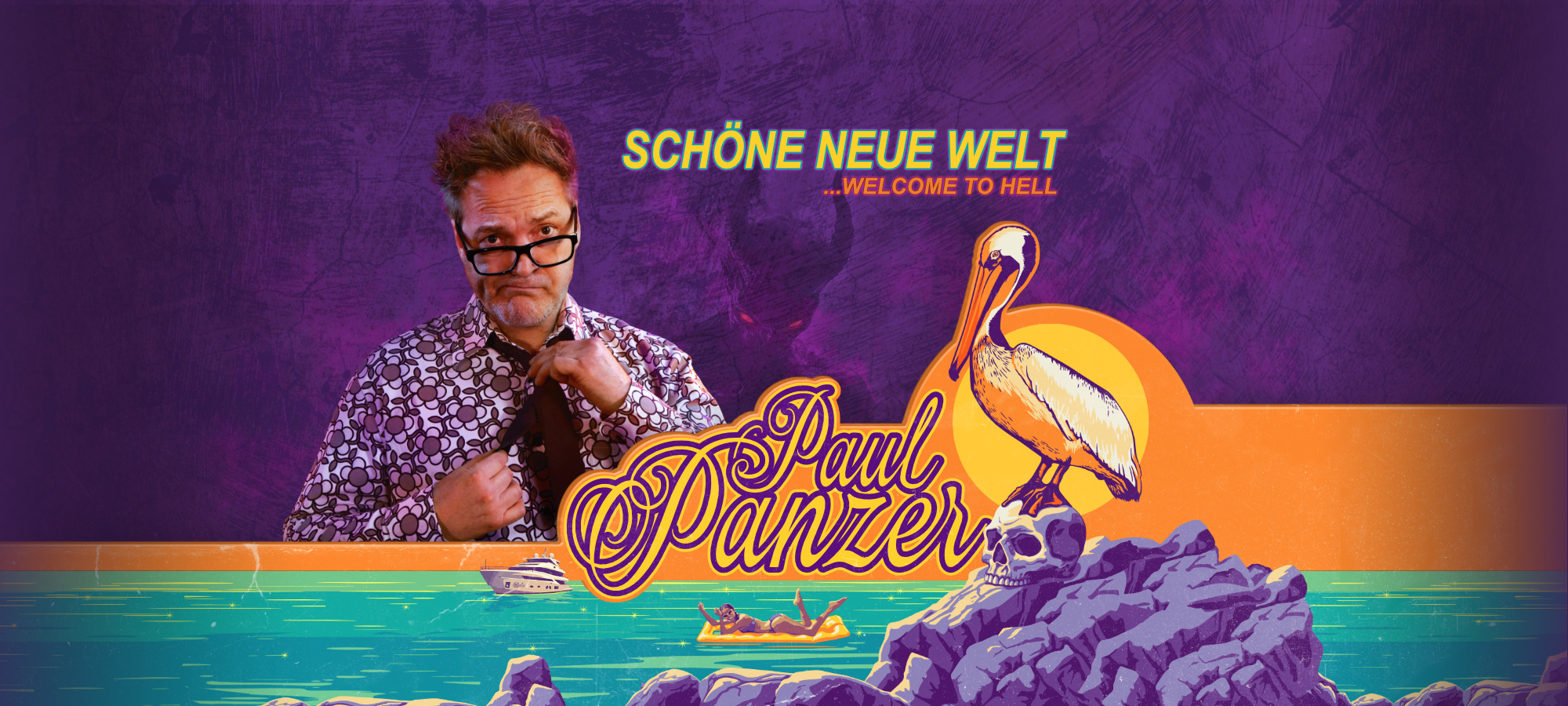 Paul Panzer in die Kamera schauen, darunter ein Meer mit Boot und Luftmatraze. In der Mitte des Bilder die Bezeichnung Paul Panzer.